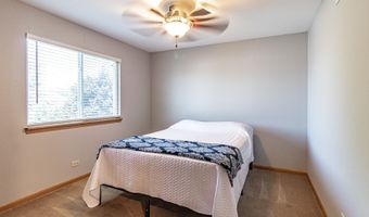 992 Neuhaven Dr, Antioch, IL 60002