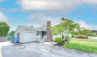 14 Willow Dr, Cranston, RI 02920