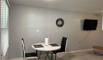 2485 HIGHLAND ACRES Dr B, Clearwater, FL 33761