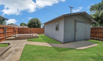 801 Cambridge Dr, Altus, OK 73521