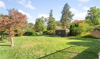 7 Carpenter Ave, Barrington, RI 02806