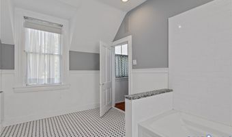 802 S Center St, Ashland, VA 23005