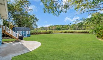 615 Riverside Dr, Bayville, NJ 08721