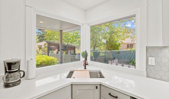 4512 SE GARRETT Cir, Milwaukie, OR 97222