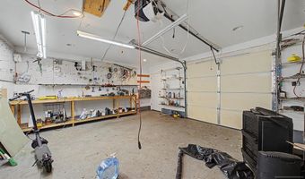 92 Blauvelt Ave, Bergenfield, NJ 07621