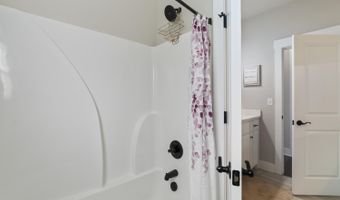 7424 Northwood Dr, Benton, AR 72019