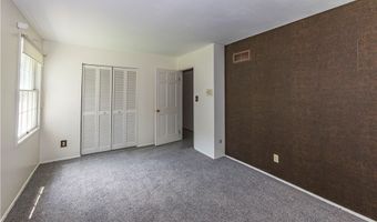 2070 White Pond Dr, Akron, OH 44313