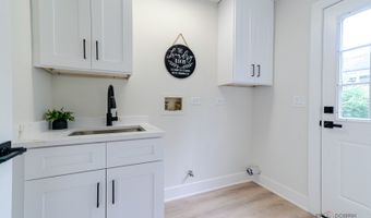 408 W Foxdale Ln, Arlington Heights, IL 60004