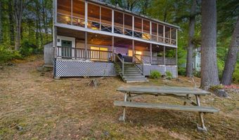 543 Long Shores Dr, Barrington, NH 03825