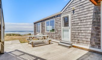 633 N PACIFIC St, Rockaway Beach, OR 97136