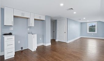 188 Greene Ln, Middletown, RI 02842