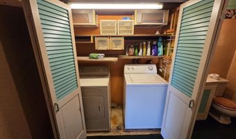 54 Slocum St, Acushnet, MA 02743