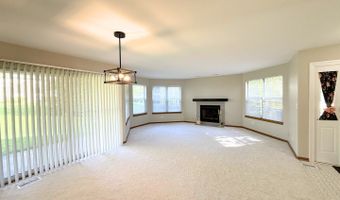 1111 Saint Andrews Ct, Algonquin, IL 60102