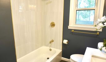 62 Woodmere Rd, Bristol, CT 06010