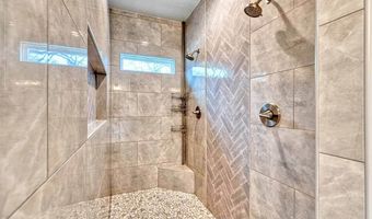164 Crescent Rdg, Adkins, TX 78101