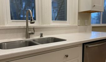 107 GREENVILLE St, Abbeville, SC 29620