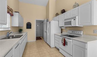 10140 Shapfield Ln, Affton, MO 63123