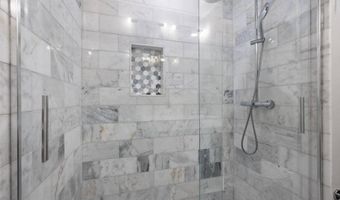 7322 Greentree Rd, Bethesda, MD 20817