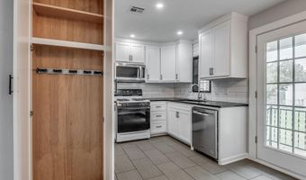 7205 NW 45th St, Bethany, OK 73008
