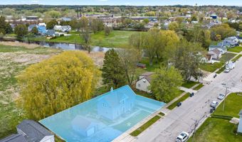 1215 NAVARINO St, Algoma, WI 54201