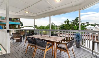 4044 Mindanao St, Bay St. Louis, MS 39520