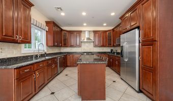25 White Oak Ln, Aberdeen, NJ 07747