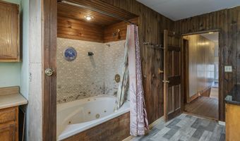 10 King St, Rockingham, VT 05101