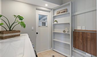 614 Kalolina St A, Kailua, HI 96734