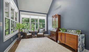 547 Roundtree Dr NE, Ada, MI 49301