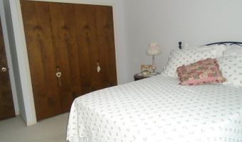 2547 Meade Ct, Ann Arbor, MI 48105