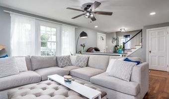 38 Brookside Dr, Cranston, RI 02910