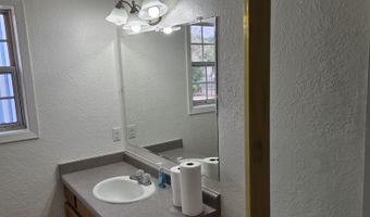890 STOVALL Ave, Bosque Farms, NM 87068