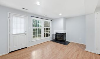 5028 9TH St S, Arlington, VA 22204