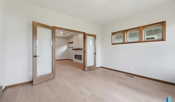 2413 E Brek St, Brandon, SD 57005