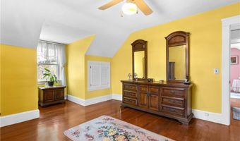 381 Auburn St, Cranston, RI 02910