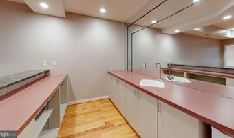 9629 EAGLE RIDGE Dr, Bethesda, MD 20817
