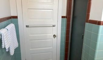3 S Montpelier Ave, Atlantic City, NJ 08401