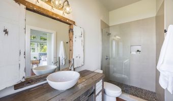 365 E KUIAHA Rd, Haiku, HI 96708