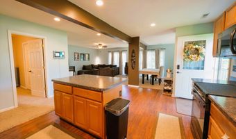 39450 N Circle Ave, Antioch, IL 60002