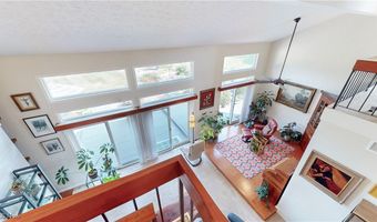 563 E Acadia Pt, Aurora, OH 44202