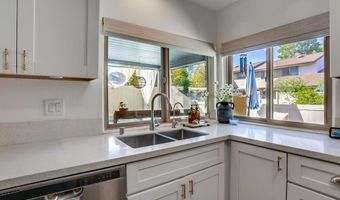 228 Crestview Gln, Escondido, CA 92026