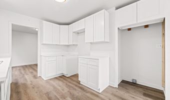 1073 Parkside Dr, Alliance, OH 44601