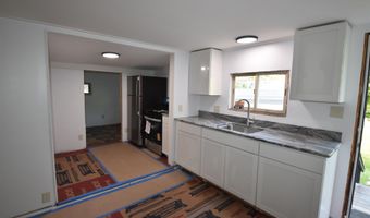 36 Island Dr, Bridport, VT 05734