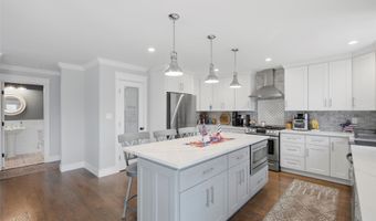 30 Berger Ave, Amityville, NY 11701