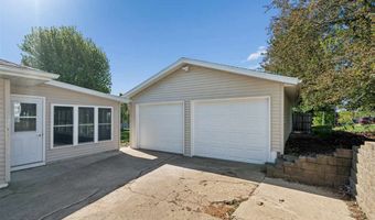 1001 Maquoketa St, Anamosa, IA 52202