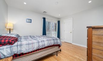 39 Manorwood Dr 39, Branford, CT 06405