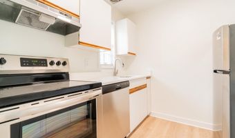 1622 W ABINGDON Dr 101, Alexandria, VA 22314