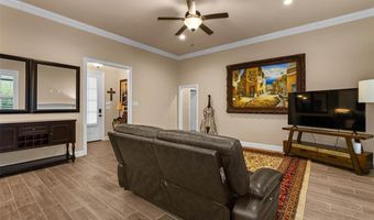 422 N Lost River Dr, Benton, LA 71006