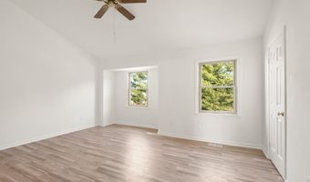 3733 ROXBURY Ln, Alexandria, VA 22309