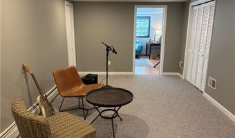4 Stonecarry Way, East Greenwich, RI 02818